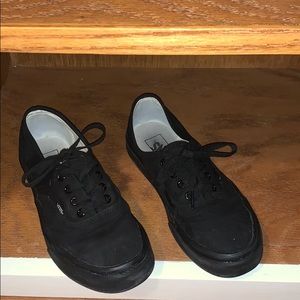 all black vans